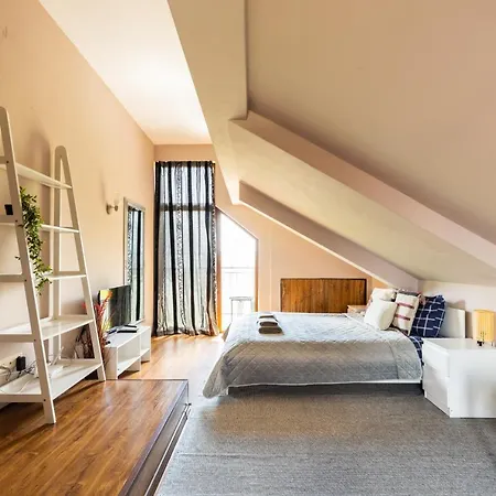 Quiet Maisonette メ Spot