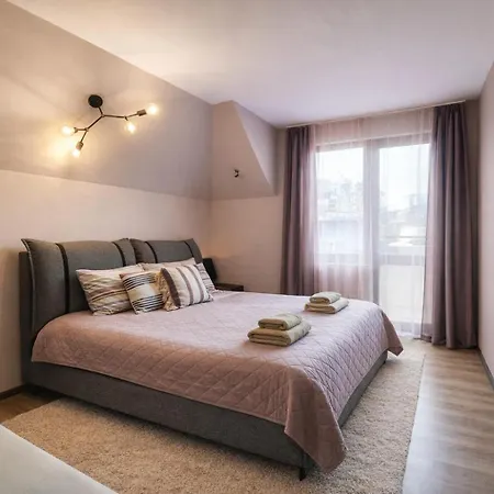 Quiet Maisonette メ Spot *