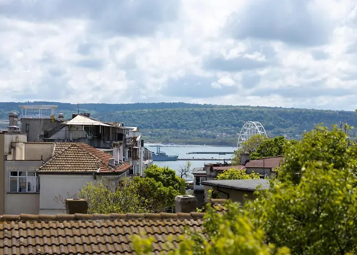 Quiet Maisonette メ Free Parking Apartment