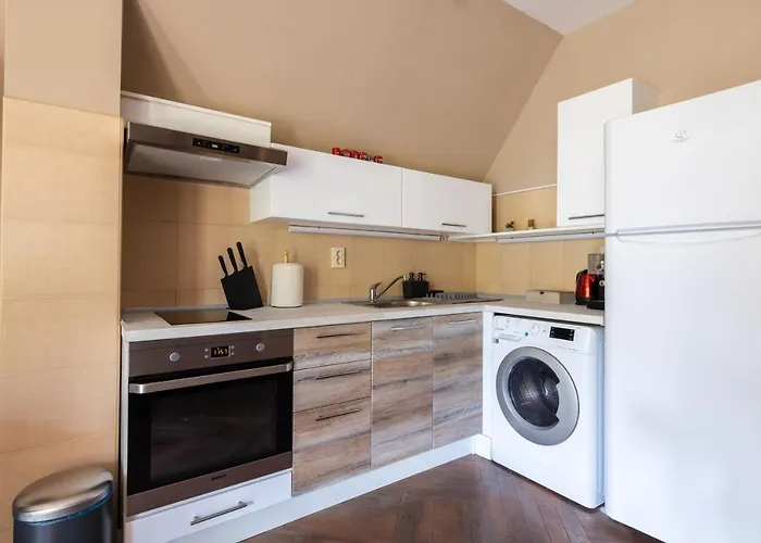 Quiet Maisonette メ Free Parking Apartment